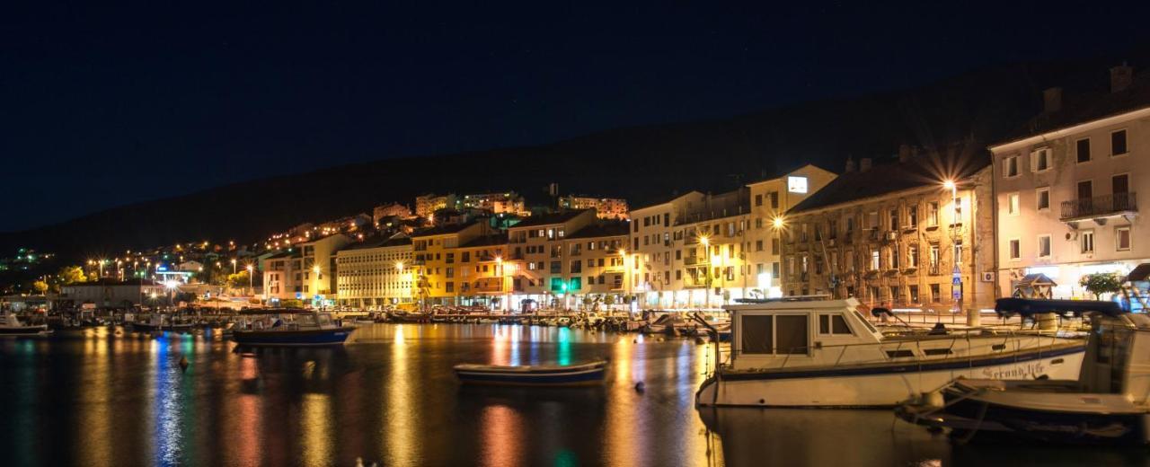 Apartments With A Parking Space Senj - 5571 エクステリア 写真